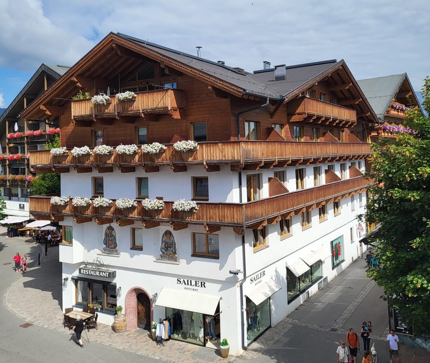 Tiroler Weinstube Aparthotel Seefeld in Tirol Bagian luar foto