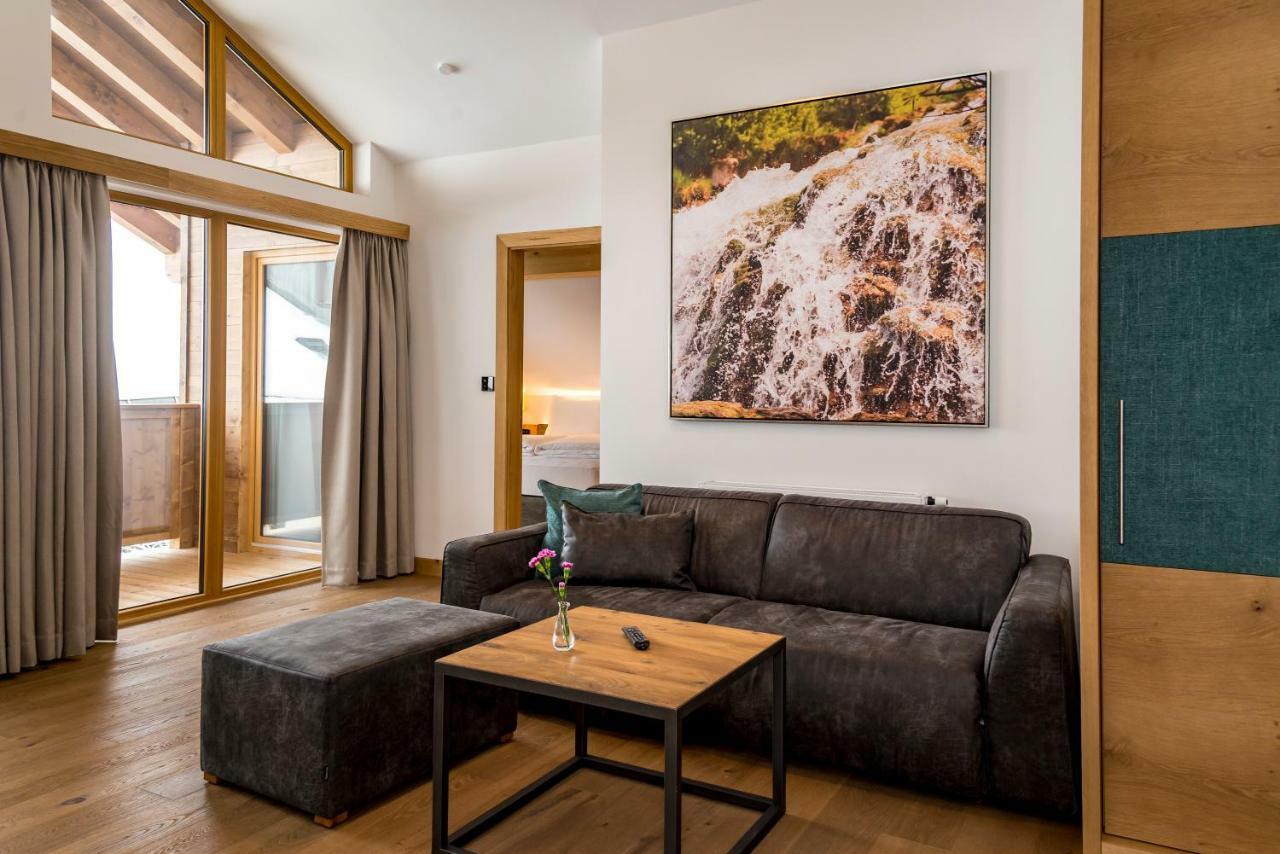 Tiroler Weinstube Aparthotel Seefeld in Tirol Bagian luar foto