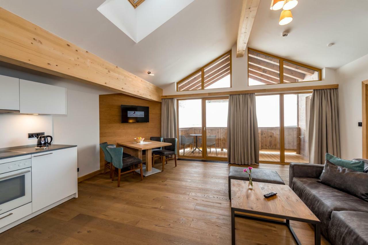 Tiroler Weinstube Aparthotel Seefeld in Tirol Bagian luar foto